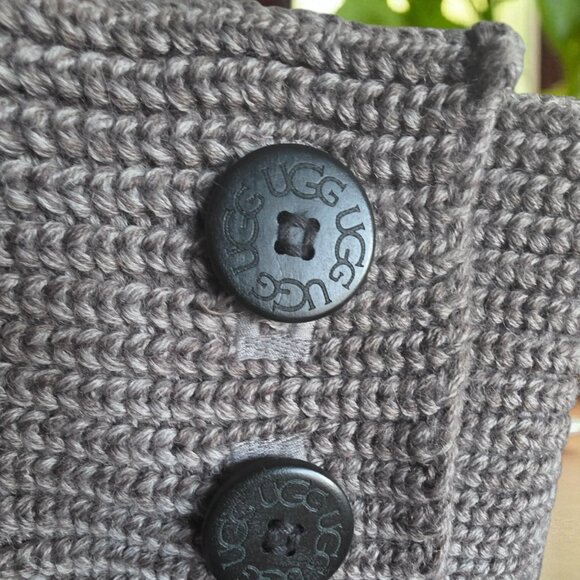 UGG ( 6-7 ) CARDY GREY Oversized Sweater Knit Cuffed Slipper/Boots - Picture 10 of 11